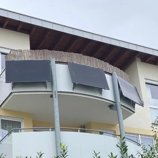 AIKO Balkonkraftwerk an Balkon installiert - Nutzerprojekt